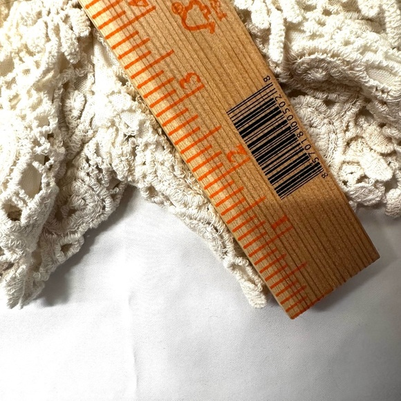 NWOT Rebellion Intricate Crochet Lace High-Waist Shorts, Boho Chic Women Med. - Picture 4 of 6